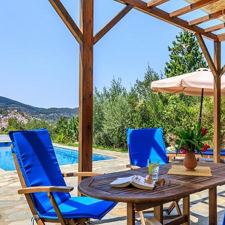 Villa Rodia With Swimming Pool On Skopelos Island Exterior foto